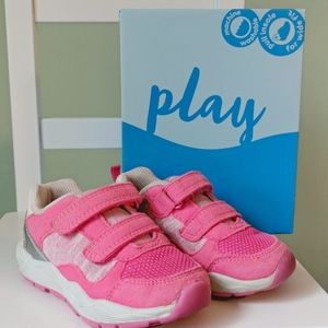 Carter's Girl's Sneakers (Size 8)